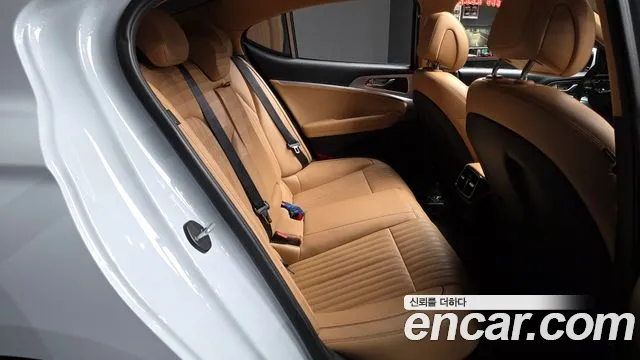Genesis G70 2022 thumb 12