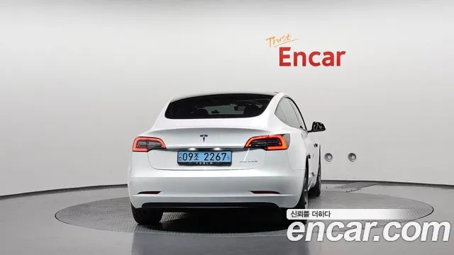 Tesla Model 3 2021 thumb 4