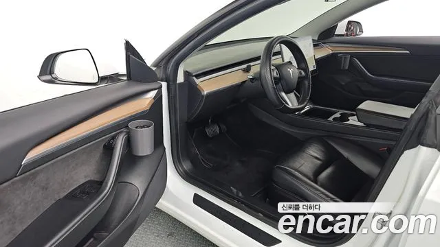 Tesla Model 3 2021 thumb 11