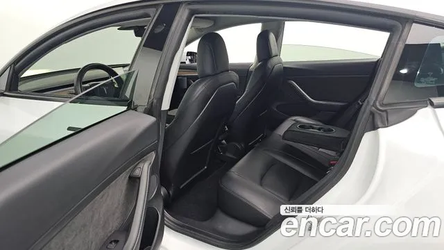 Tesla Model 3 2021 thumb 12