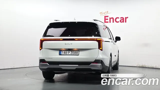 Kia Carnival 2025 thumb 4