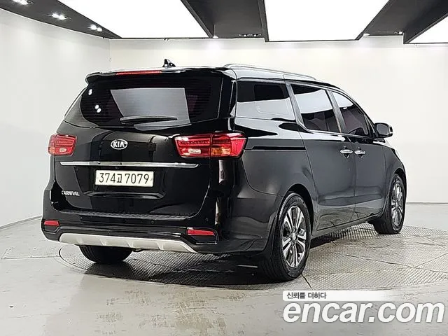 Kia Carnival 2020 thumb 4