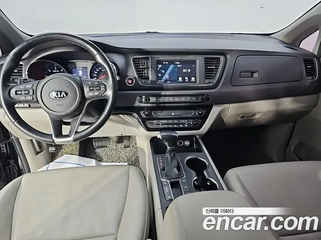 Kia Carnival 2020 thumb 5