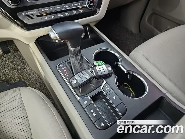 Kia Carnival 2020 thumb 8