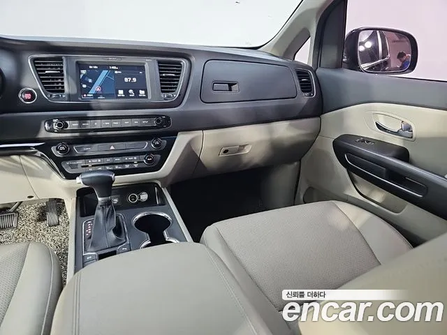 Kia Carnival 2020 thumb 10