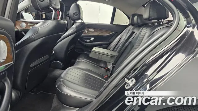 Mercedes-Benz E-Класс 2018 thumb 12