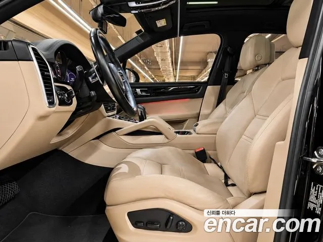 Porsche Cayenne 2021 thumb 8