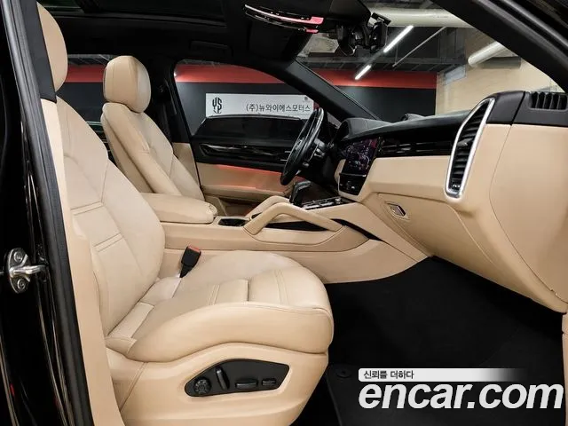 Porsche Cayenne 2021 thumb 10