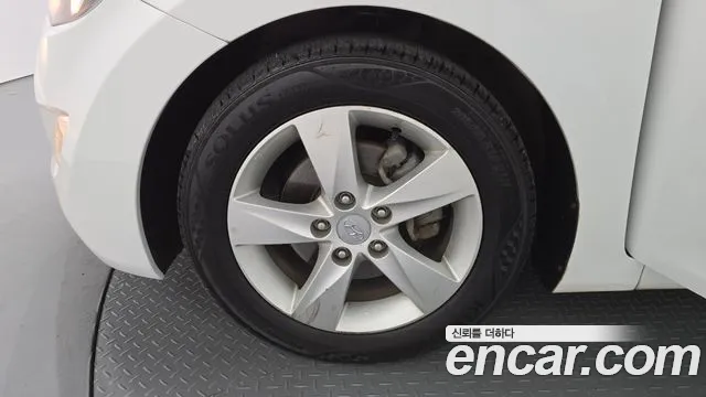 Hyundai Avante 2011 thumb 5