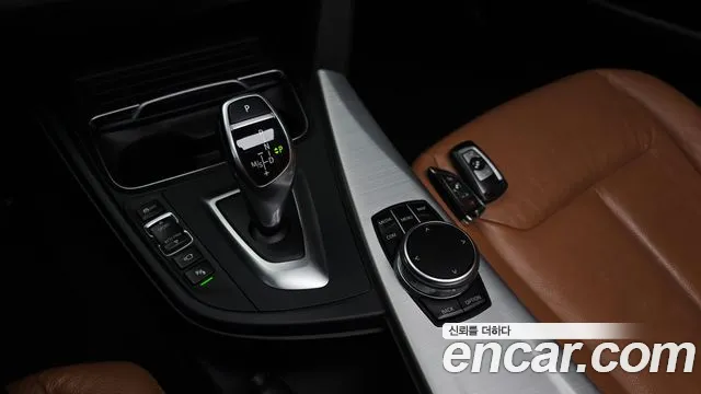 BMW 4-Series 2018 thumb 9