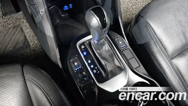 Hyundai Santa Fe 2016 thumb 9