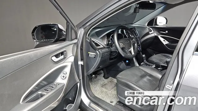 Hyundai Santa Fe 2016 thumb 10