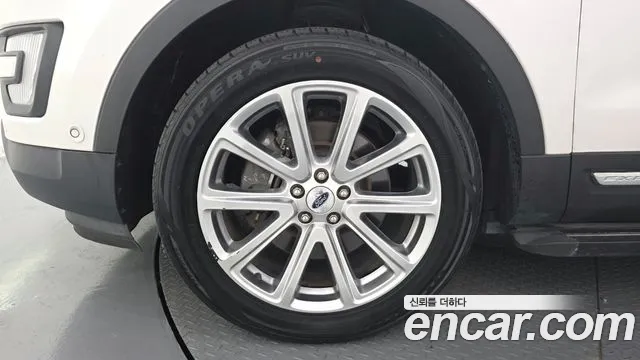 Ford Explorer 2017 thumb 5