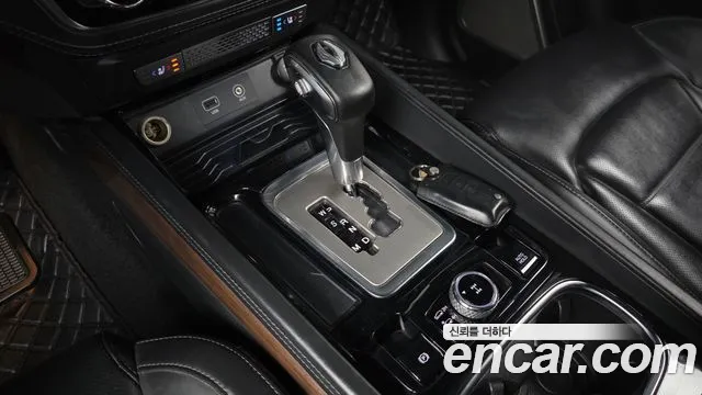 KG_Mobility_Ssangyong Rexton 2017 thumb 9