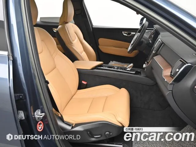 Volvo XC60 2022 thumb 10