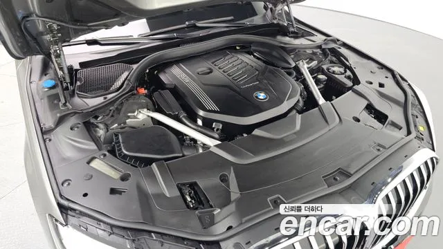 BMW 7-Series 2021 thumb 5