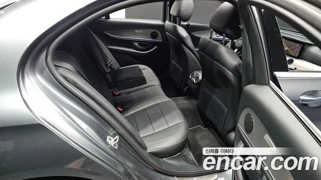 Mercedes-Benz E-Класс 2018 thumb 10