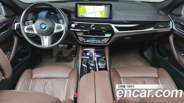 BMW 5-Series 2022 thumb 6