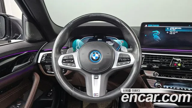 BMW 5-Series 2022 thumb 12