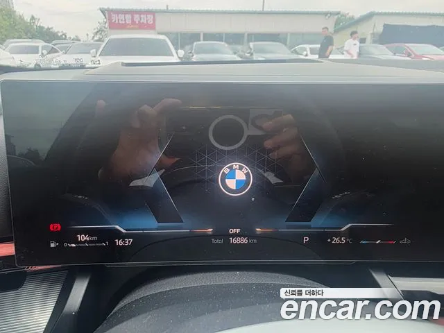 BMW 5-Series 2025 thumb 6