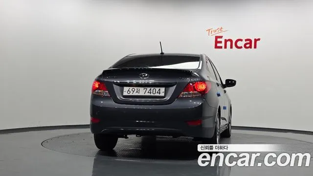 Hyundai Accent 2012 thumb 4