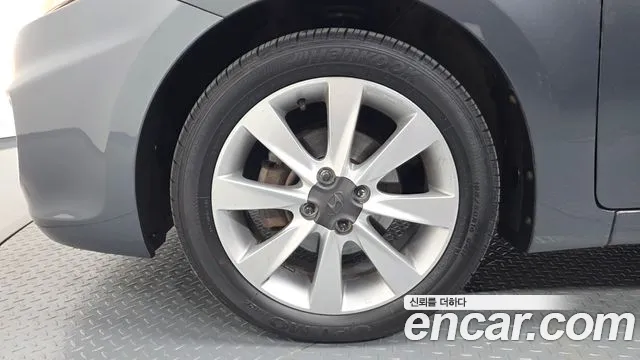Hyundai Accent 2012 thumb 5