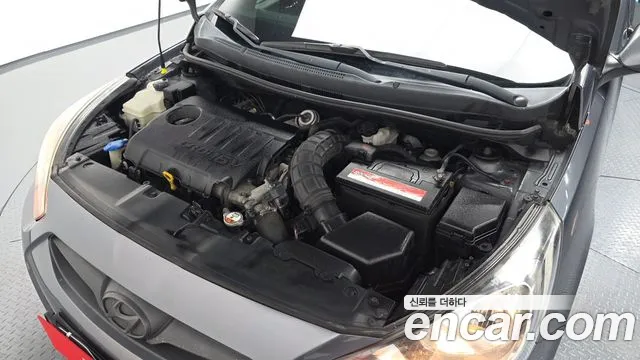 Hyundai Accent 2012 thumb 6