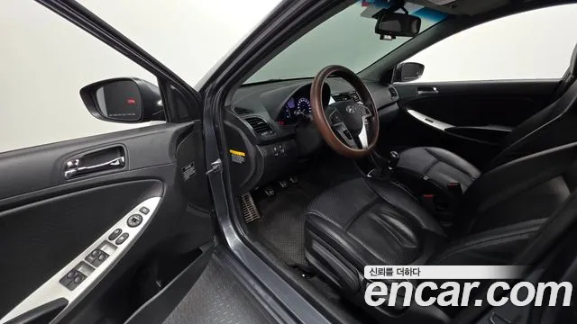 Hyundai Accent 2012 thumb 10