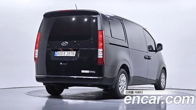 Hyundai Staria 2023 thumb 2