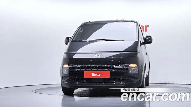 Hyundai Staria 2023 thumb 3