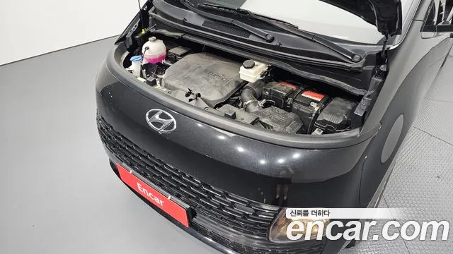Hyundai Staria 2023 thumb 6