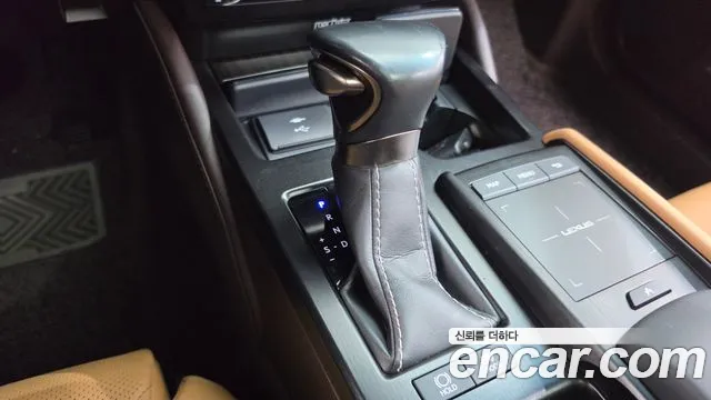 Lexus ES 2020 thumb 9