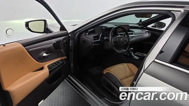 Lexus ES 2020 thumb 10