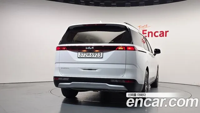 Kia Carnival 2023 thumb 4