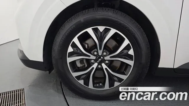 Kia Carnival 2023 thumb 5