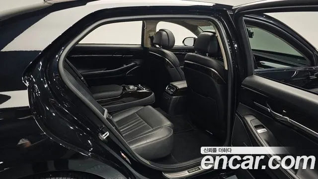 Genesis G90 2019 thumb 11