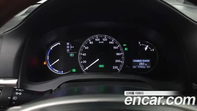 Lexus CT200h 2011 thumb 8