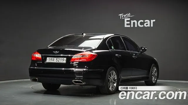 Hyundai Genesis 2011 thumb 2