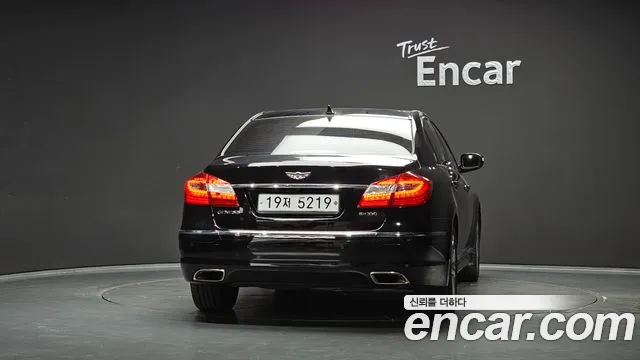 Hyundai Genesis 2011 thumb 4