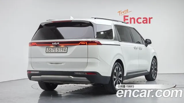 Kia Carnival 2021 thumb 2