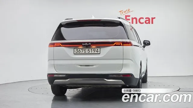 Kia Carnival 2021 thumb 4