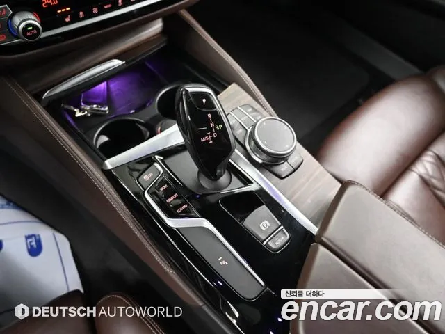 BMW 5-Series 2020 thumb 9