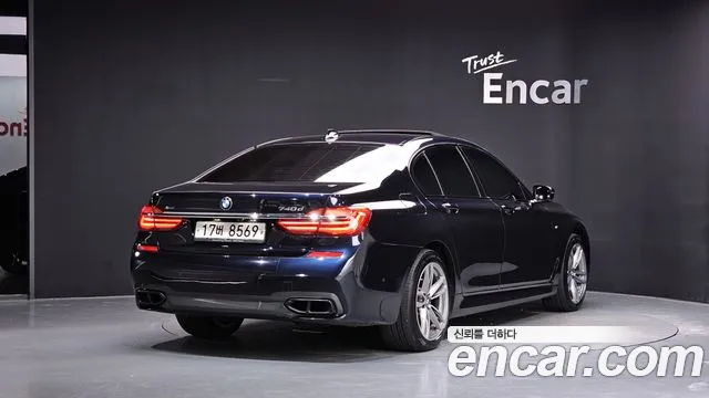 BMW 7-Series 2018 thumb 2