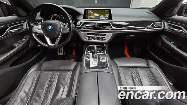 BMW 7-Series 2018 thumb 7