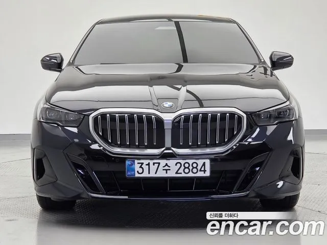 BMW 5-Series 2026 thumb 3