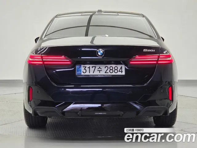 BMW 5-Series 2026 thumb 4