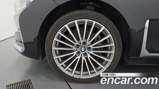 BMW 7-Series 2020 thumb 5