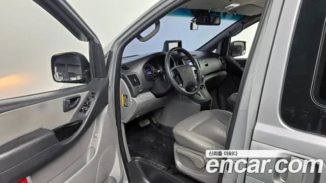 Hyundai Starex 2016 thumb 10