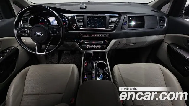 Kia Carnival 2019 thumb 6