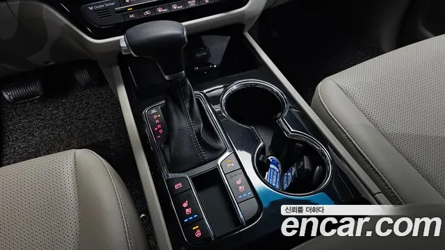 Kia Carnival 2019 thumb 8